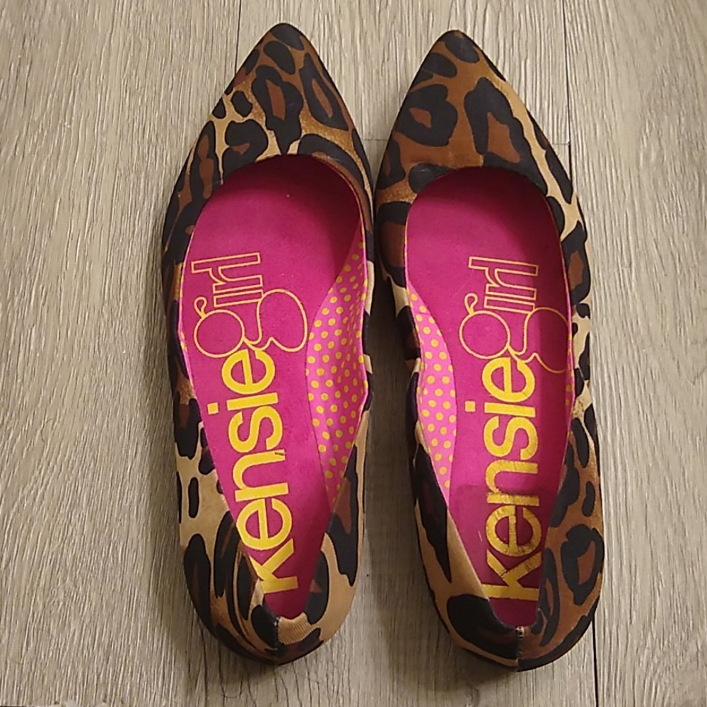 Kensie Girl cheetah flats size 8